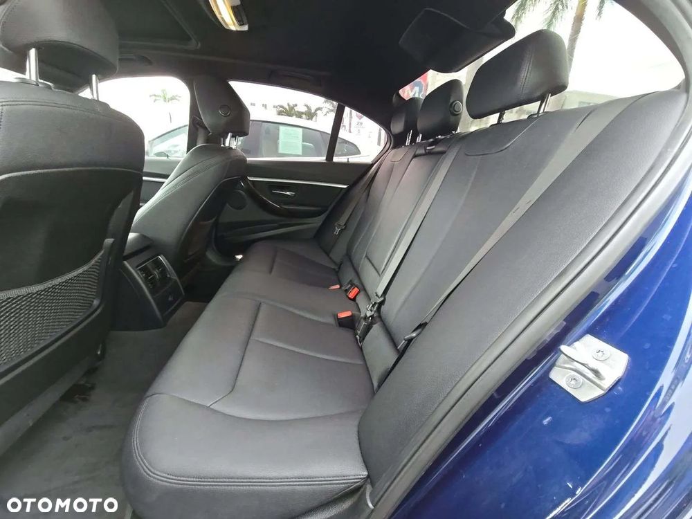 BMW Seria 3 330i GPF Luxury Line sport - 9