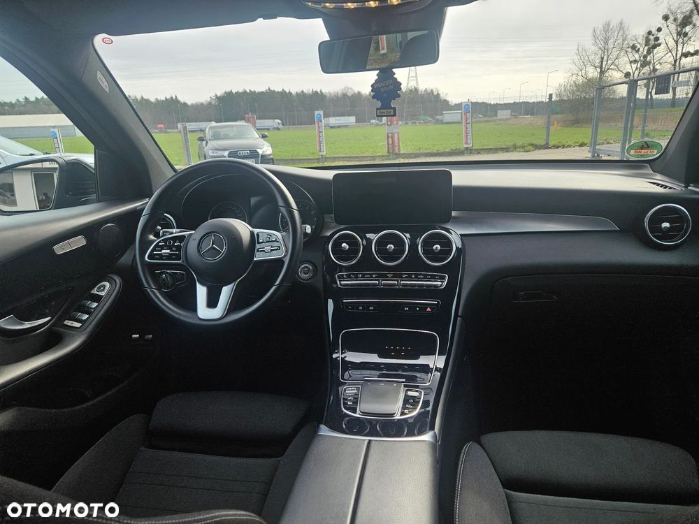 Mercedes-Benz GLC 300 e 4-Matic - 25
