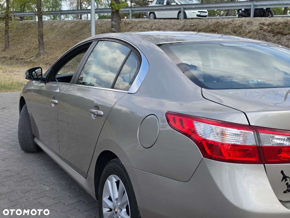 Renault Latitude - 36