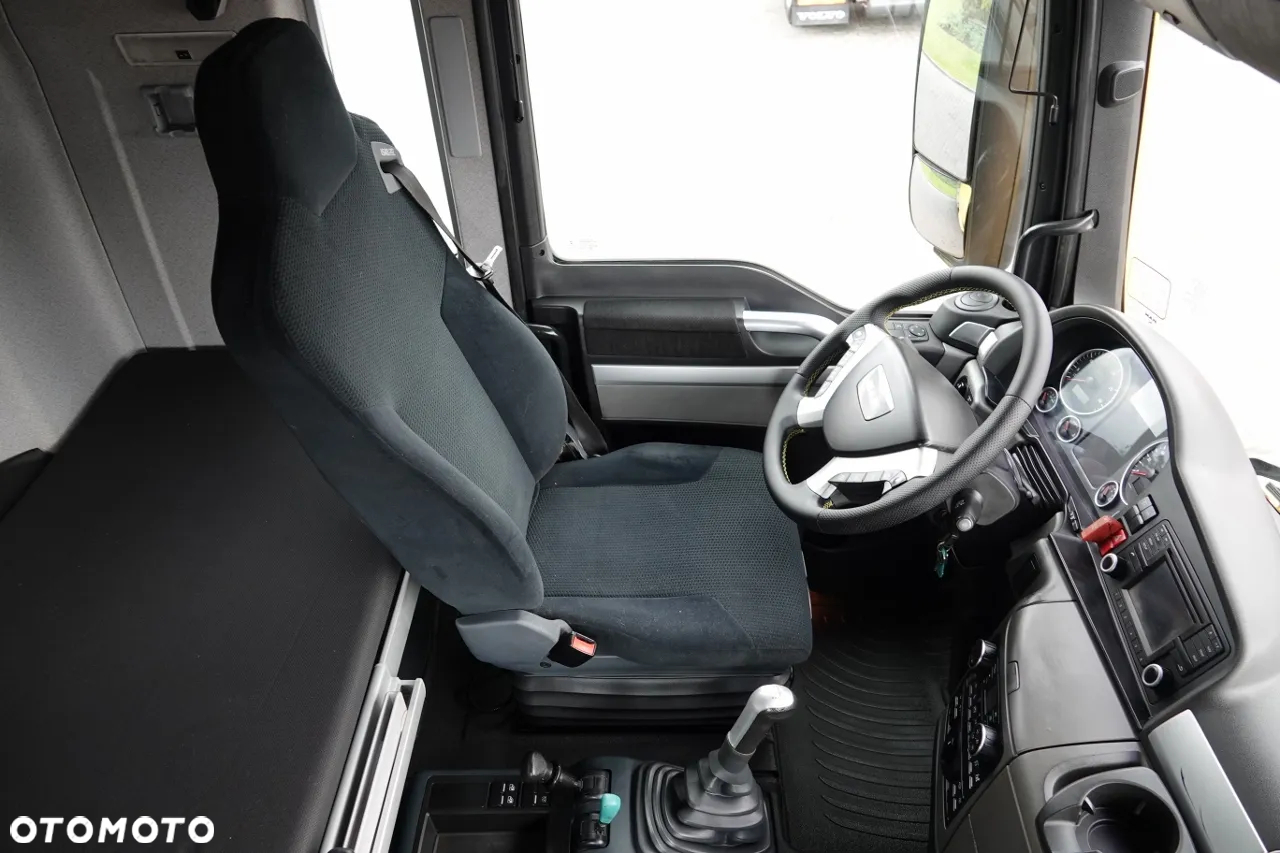 MAN TGX 26.540 / 6x2 / 6X4 /  PUSHER / HYDRAULIKA  / KLIMA POSTOJOWA  / OŚ PODNOSZONA i SKRĘTNA  / MANUAL / 3 osiowy ciągnik siodłowy- - 26