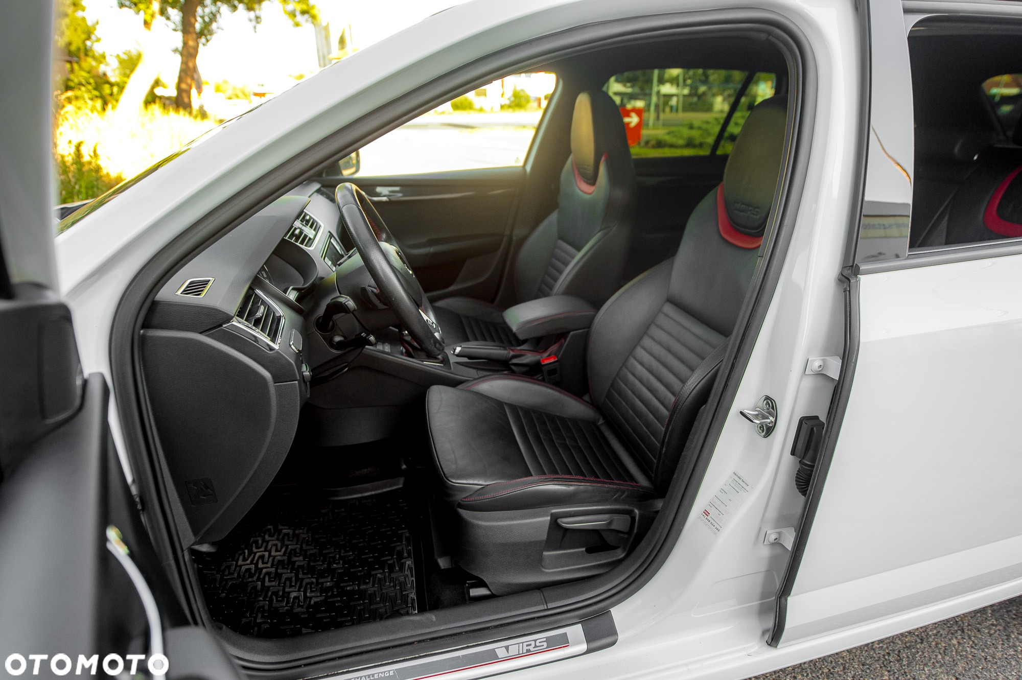 Skoda Octavia 2.0 TSI RS DSG - 17