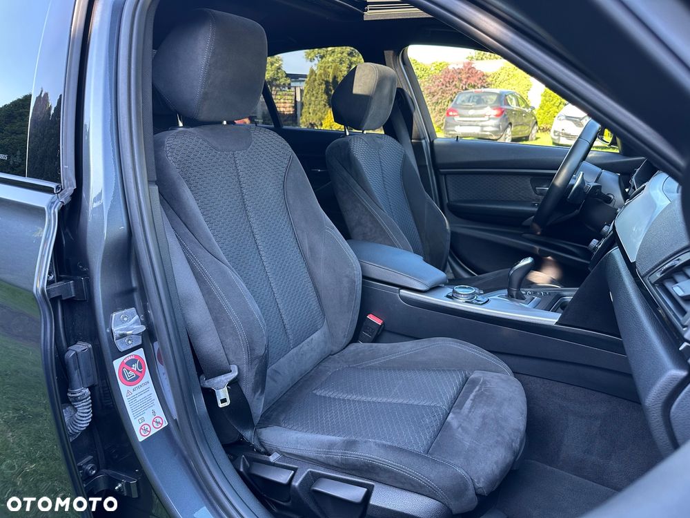 BMW Seria 3 328i Sport-Aut Sport Line - 32
