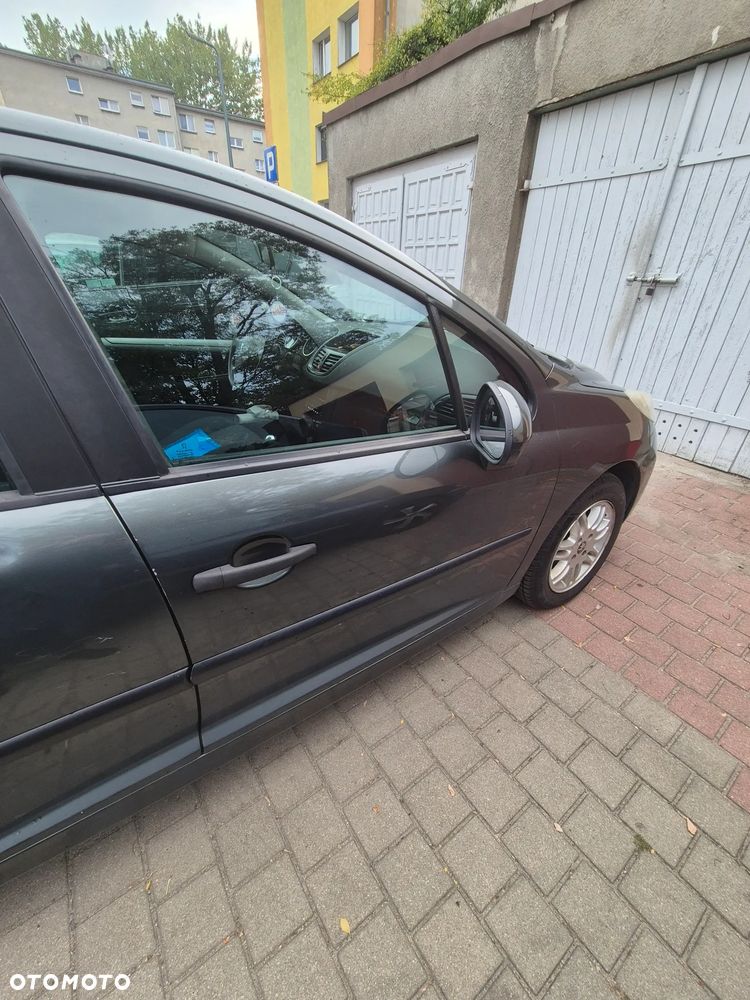 Peugeot 207 - 6