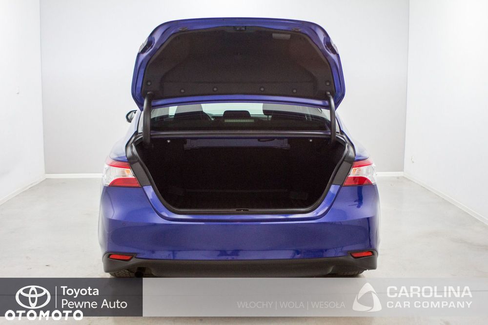 Toyota Camry - 17