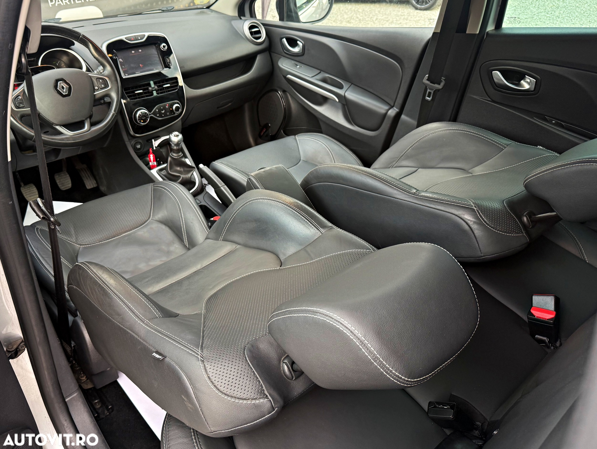 Renault Clio BLUE dCi 100 INTENS - 27