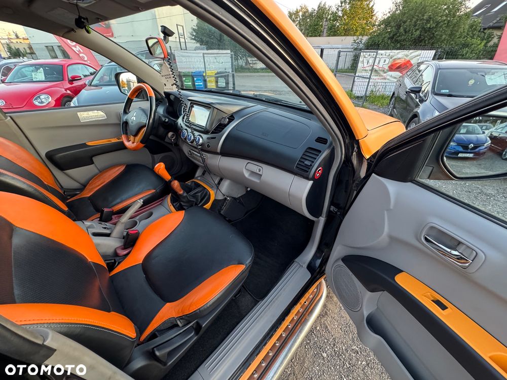 Mitsubishi L200 2.5 DID Summer Edition Sport - 29