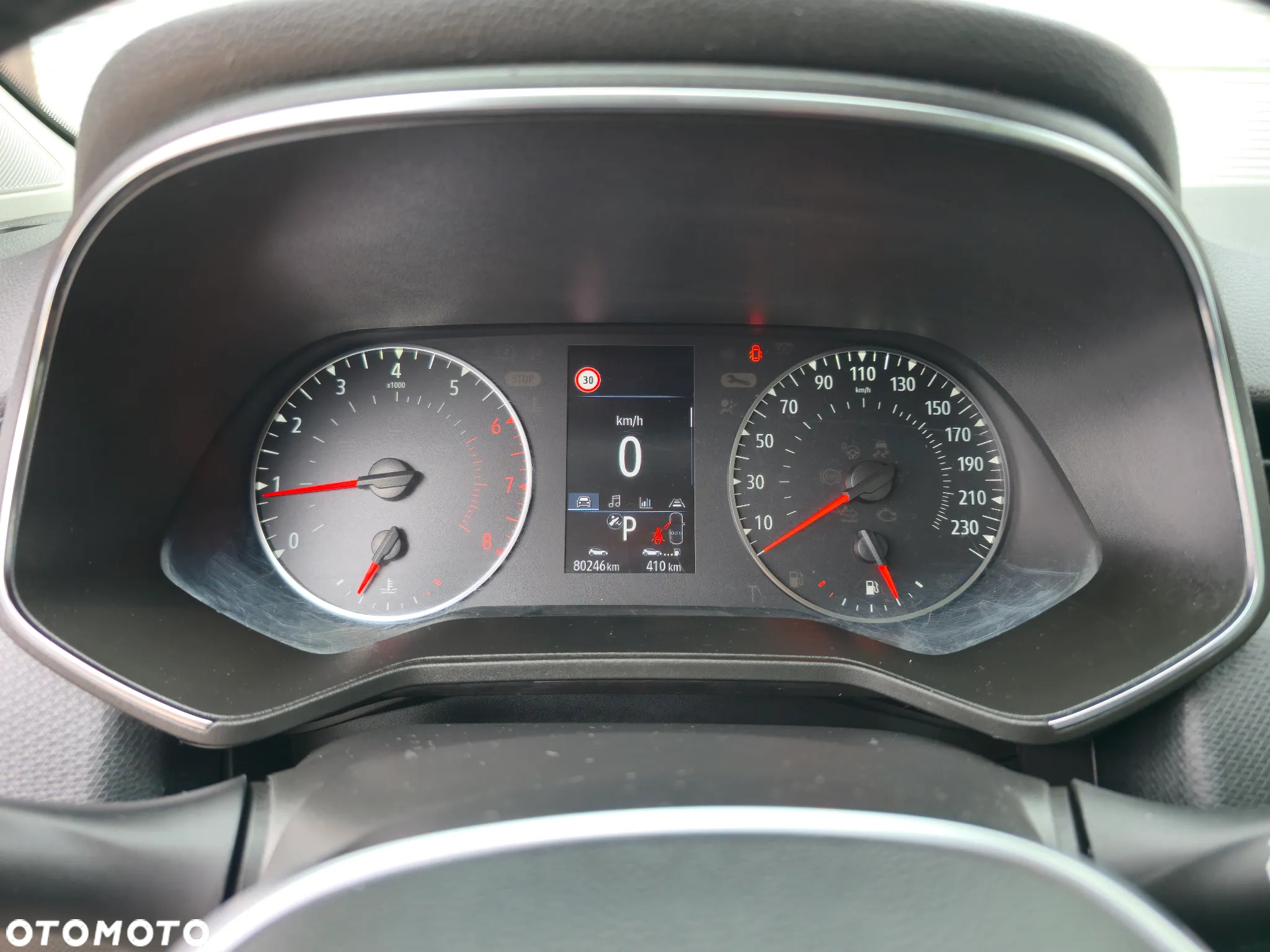Renault Clio 1.0 TCe Zen Xtronic - 24