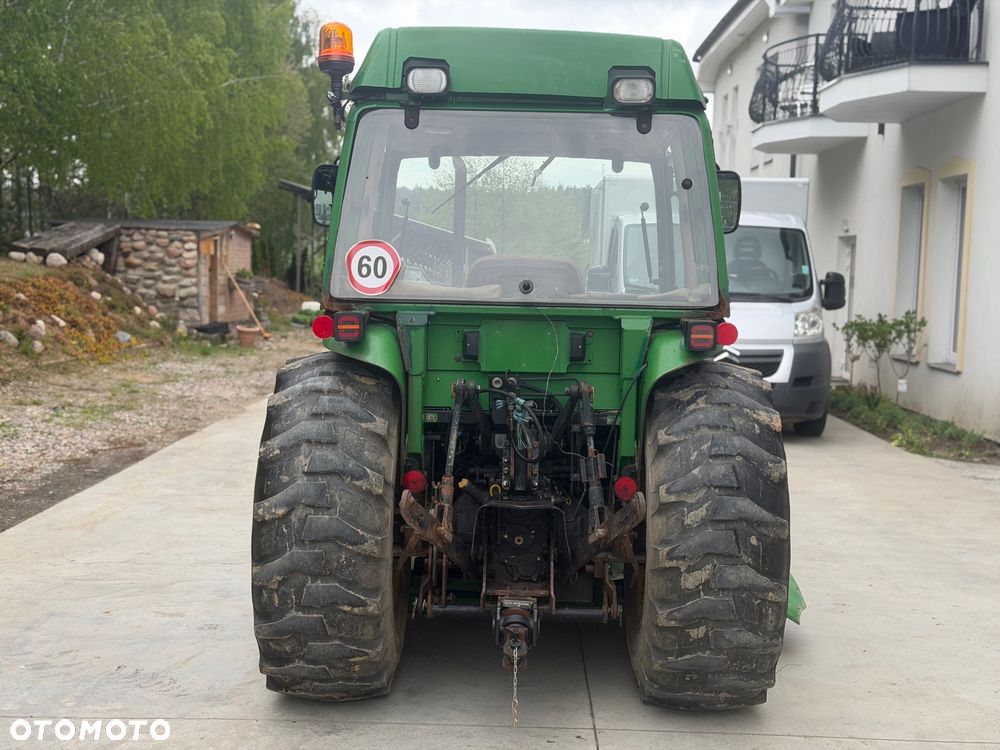 John Deere 4700 - 5