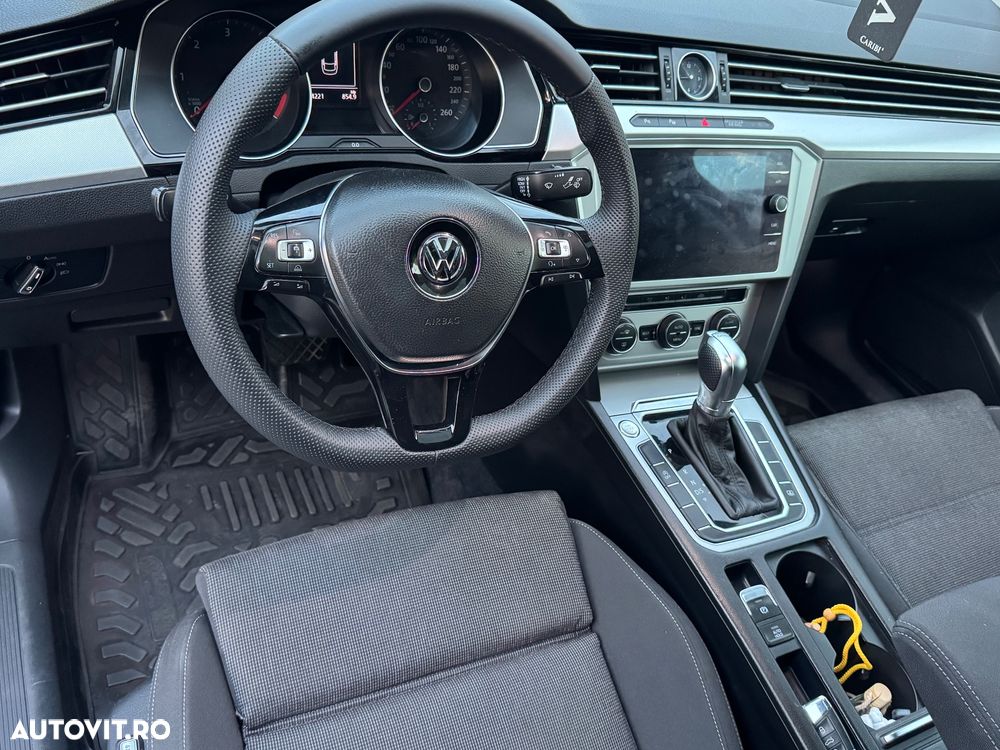 Volkswagen Passat - 10
