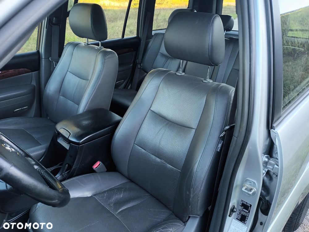 Toyota Land Cruiser - 31