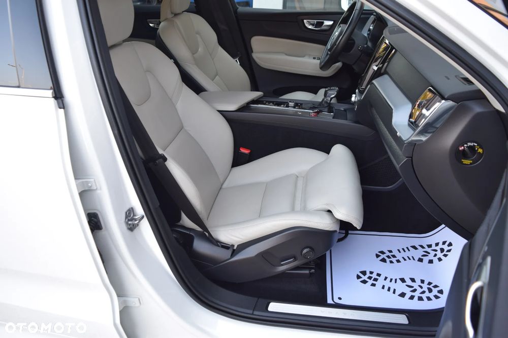 Volvo XC 60 D4 AWD Geartronic Momentum - 41
