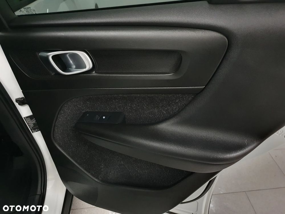 Volvo XC 40 D3 SCR R-Design - 22