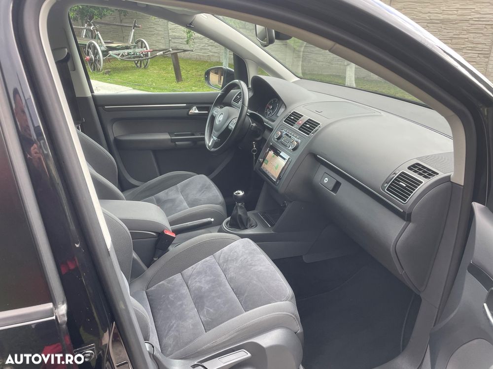 Volkswagen Touran - 19