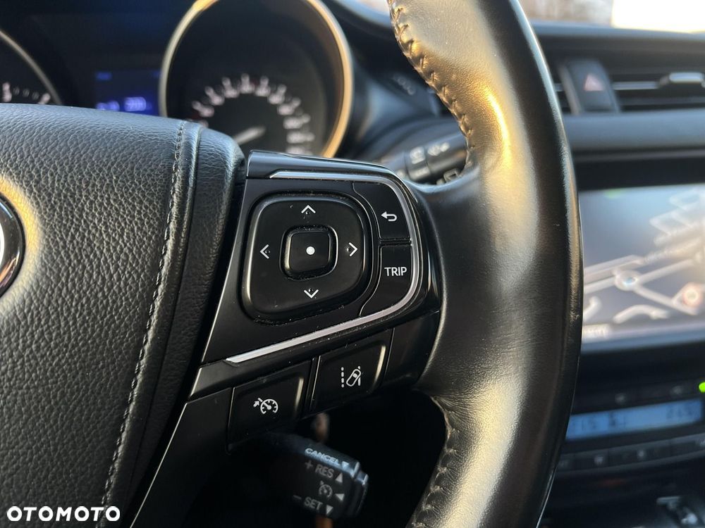 Toyota Avensis 2.0 D-4D Premium - 24