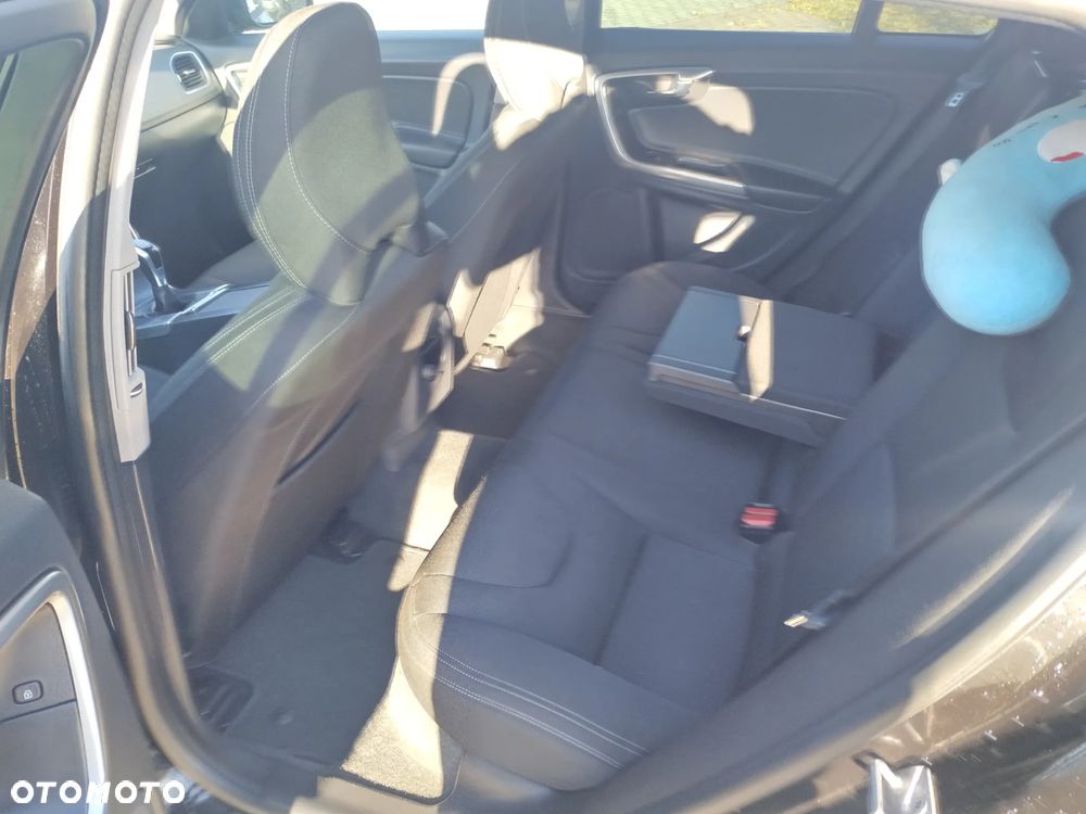 Volvo V60 D2 Drive-E Kinetic - 25