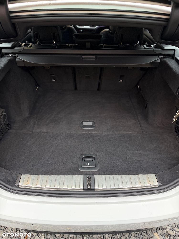 BMW Seria 3 320i M Sport - 24