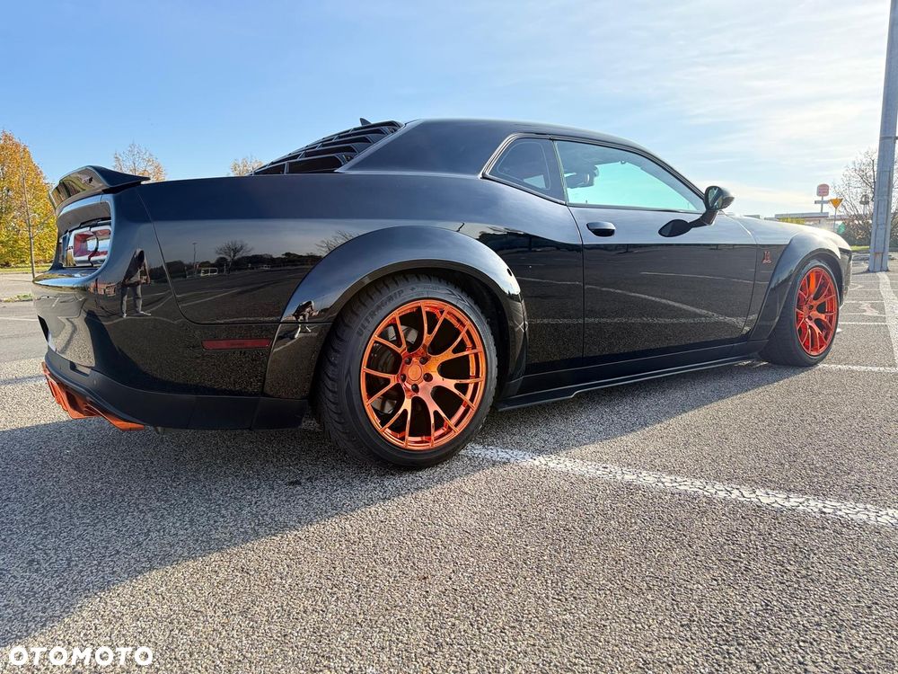 Dodge Challenger - 21