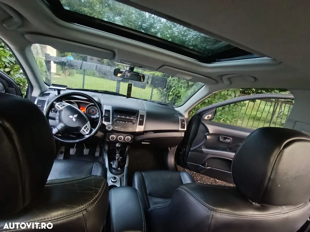 Mitsubishi Outlander - 8