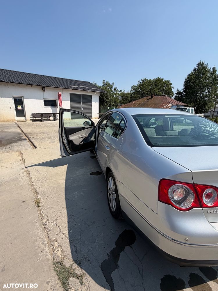 Volkswagen Passat 2.0 FSI Comfortline - 5