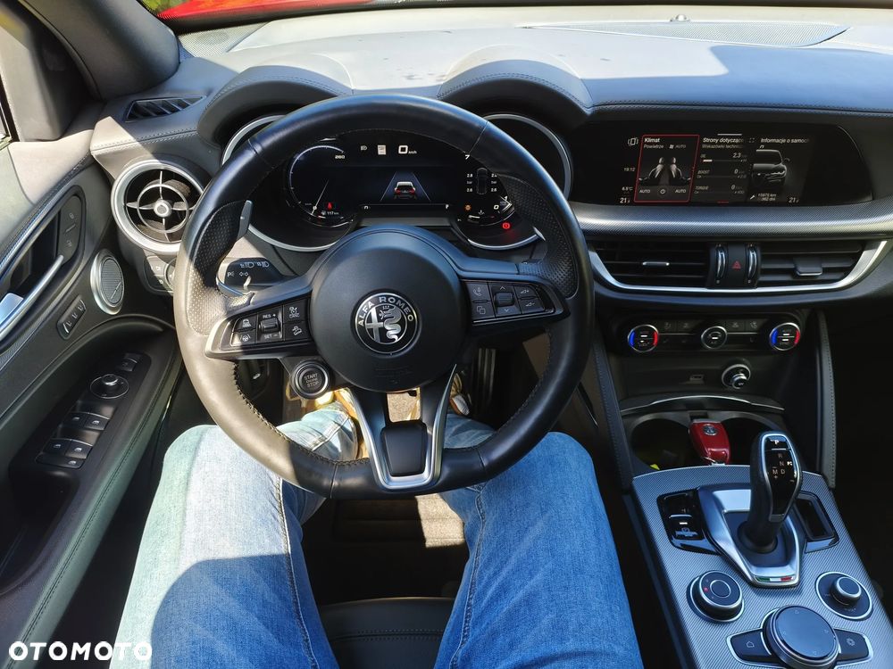 Alfa Romeo Stelvio 2.0 Turbo 16V AT8-Q4 Veloce Ti - 12