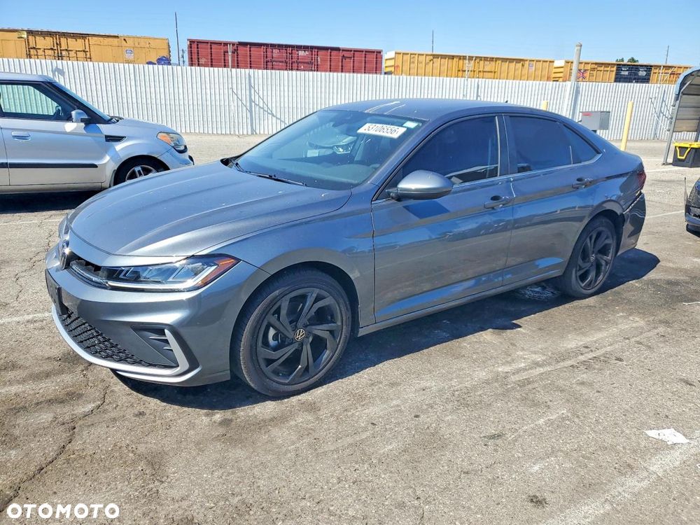 Volkswagen Jetta - 2