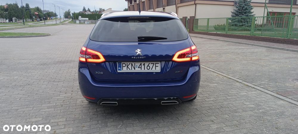 Peugeot 308 - 8