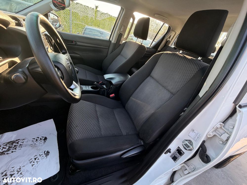 Toyota Hilux 2.4D 150CP 4x4 Double Cab 6MT Comfort - 18