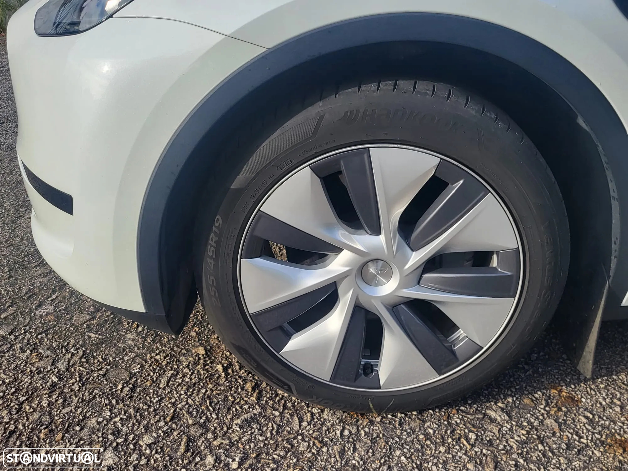Tesla Model Y RWD - 16