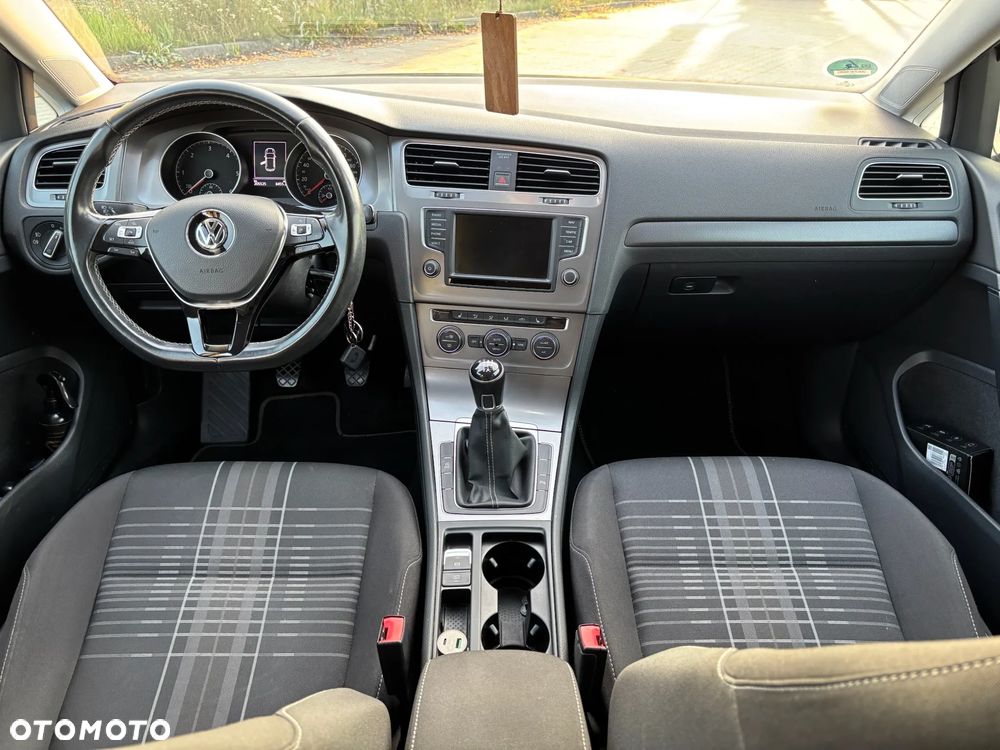 Volkswagen Golf 1.6 TDI BlueMotion Technology Lounge - 24