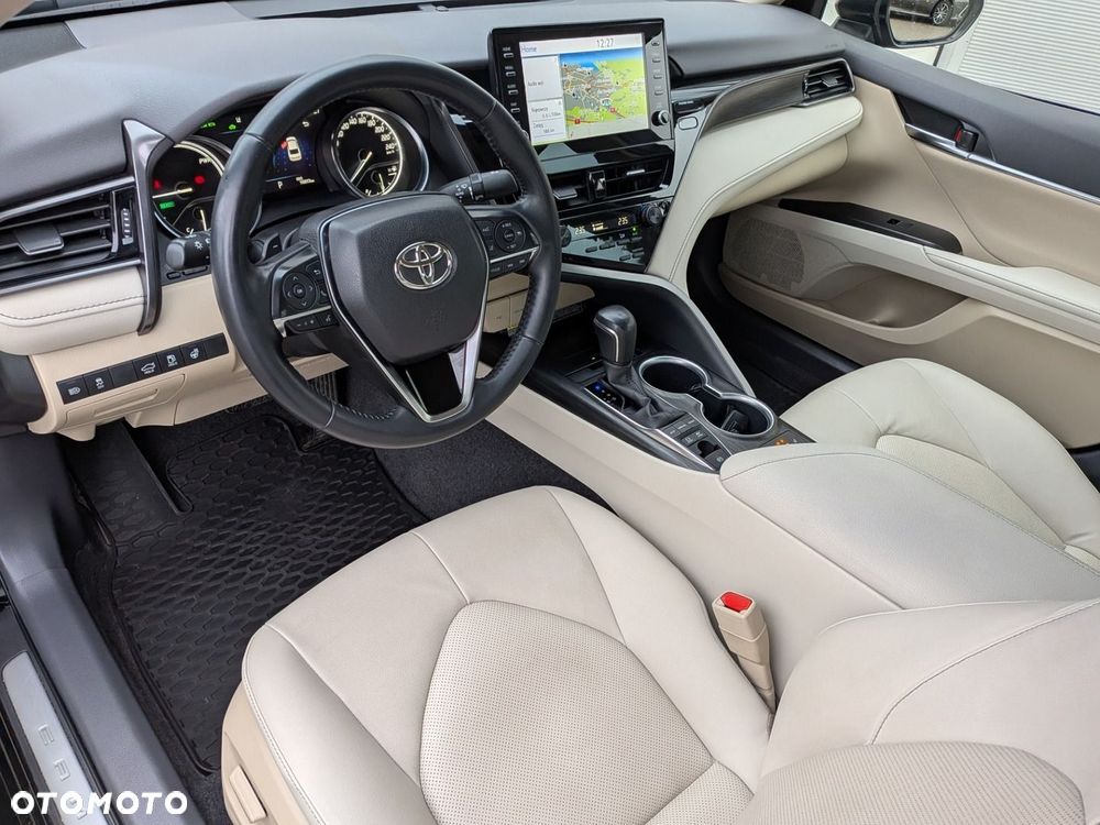 Toyota Camry 2.5 Hybrid Executive CVT - 17
