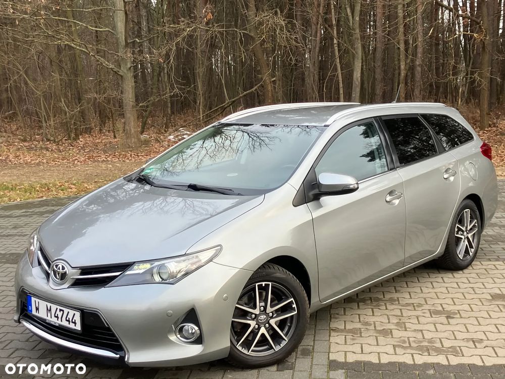 Toyota Auris 2.0 D-4D Executive - 3