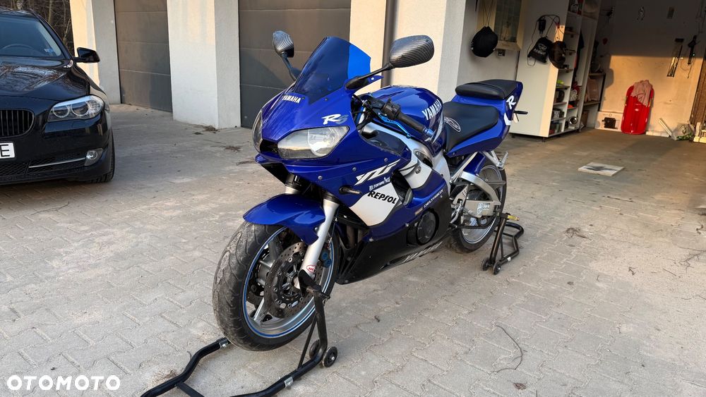 Yamaha R6 - 10