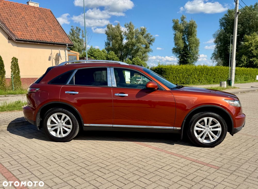 Infiniti FX - 14