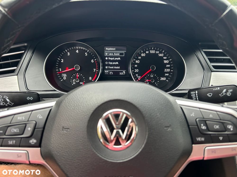 Volkswagen Passat 1.5 TSI EVO Essence - 10