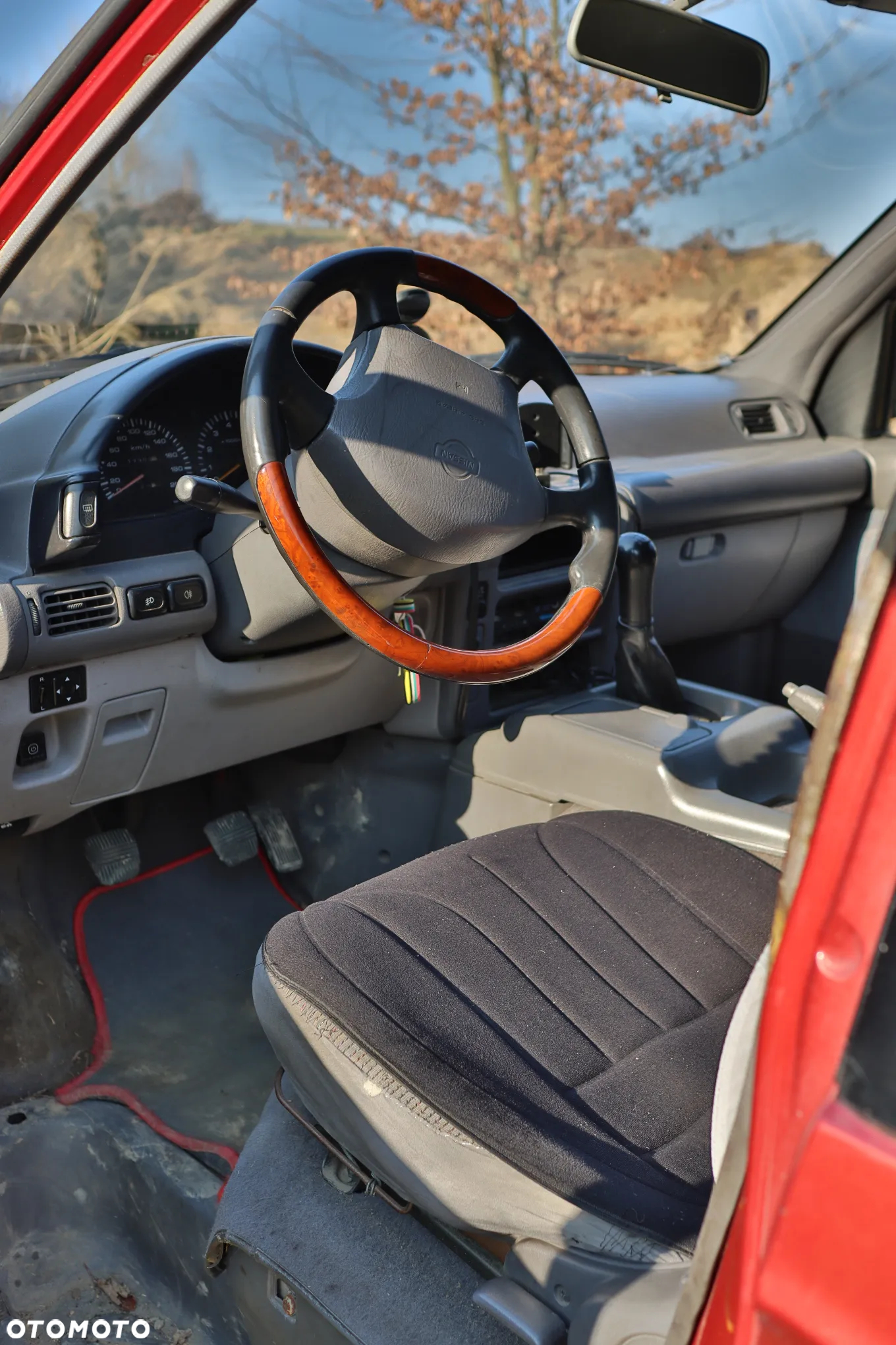 Nissan Serena 2.0 SLX - 9