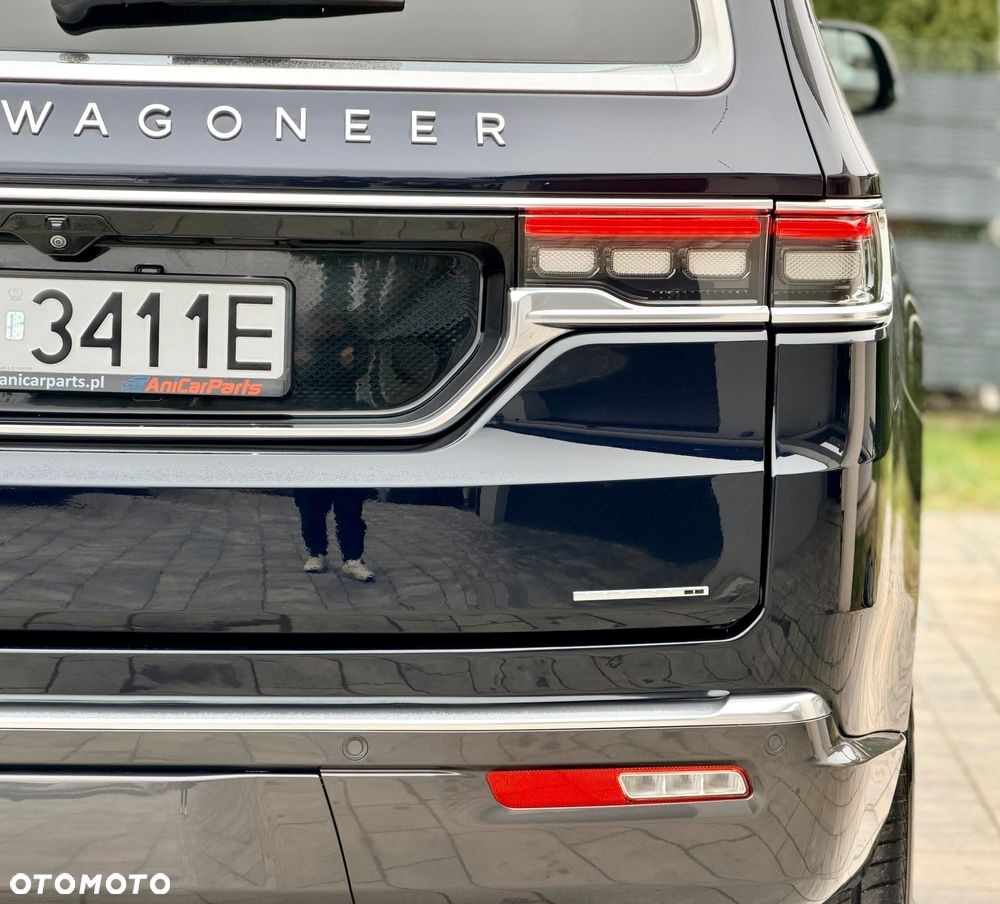 Jeep Grand Wagoneer - 7