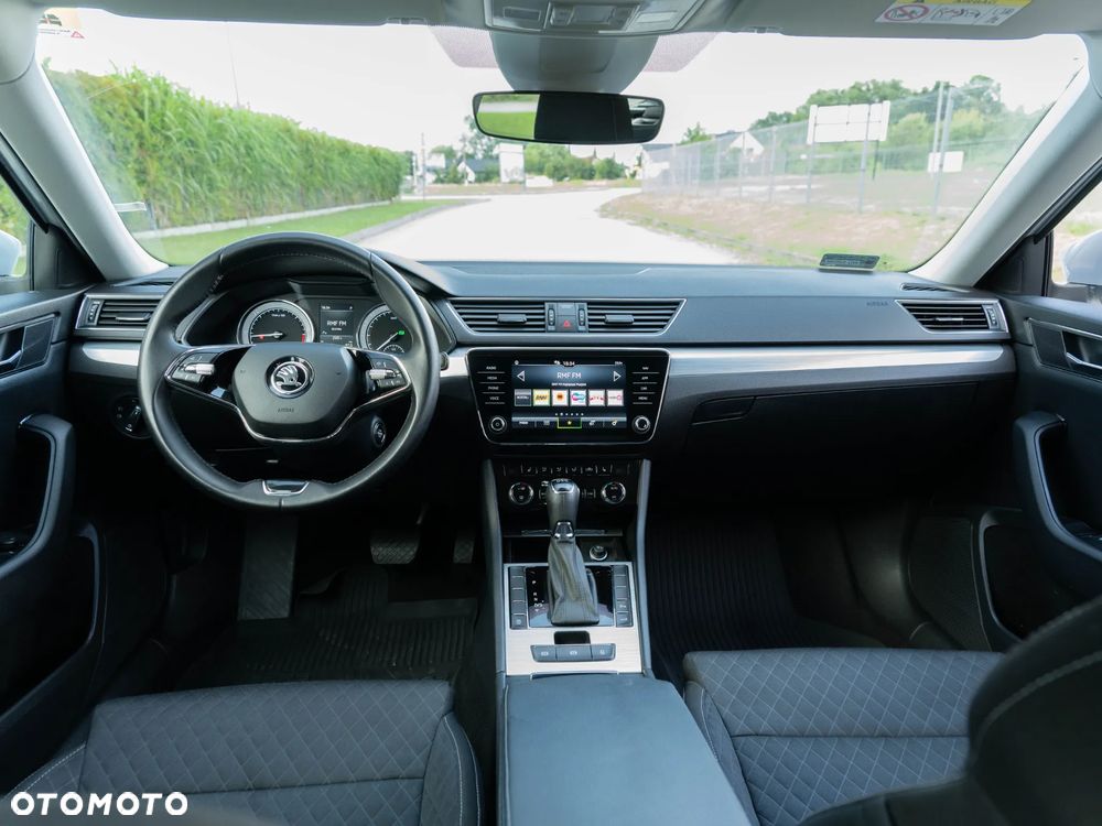 Skoda Superb 2.0 TDI SCR Ambition DSG - 23