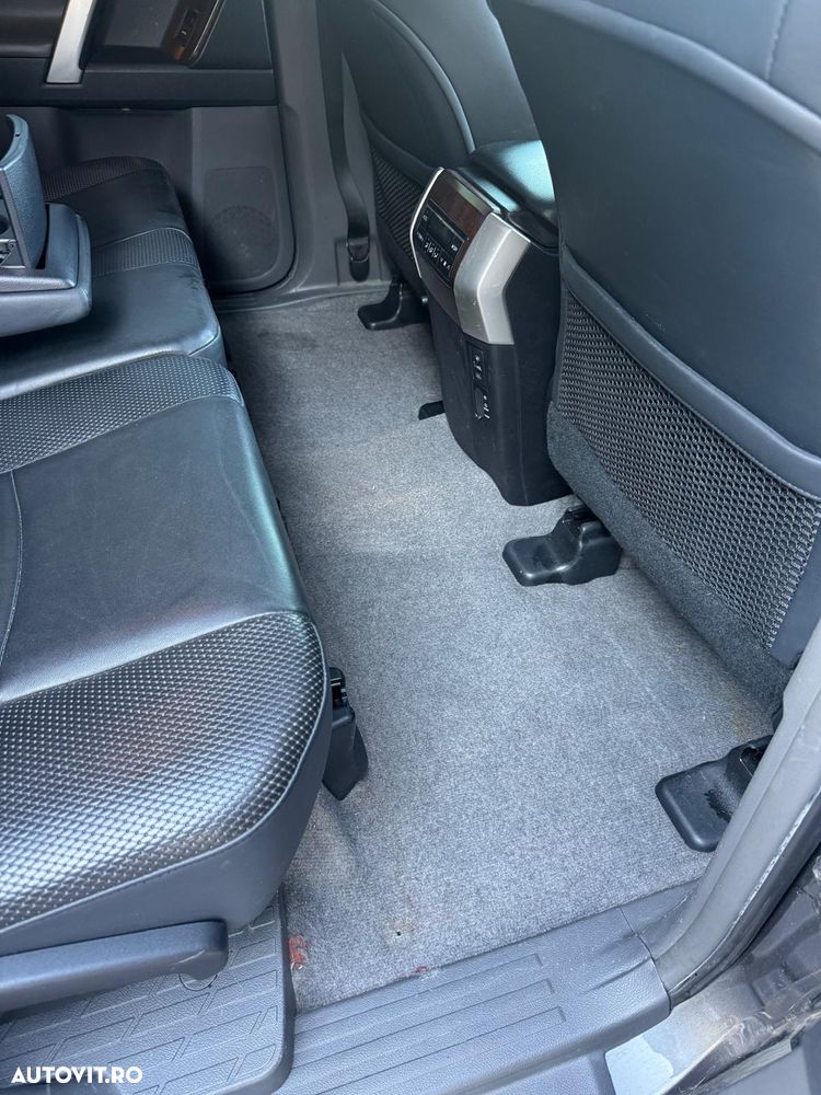 Toyota Land Cruiser 3.0l Turbo D-4D A/T Luxury - 19