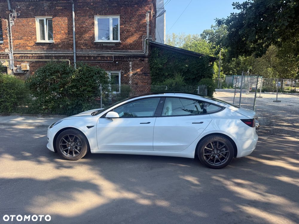 Tesla Model 3 - 8