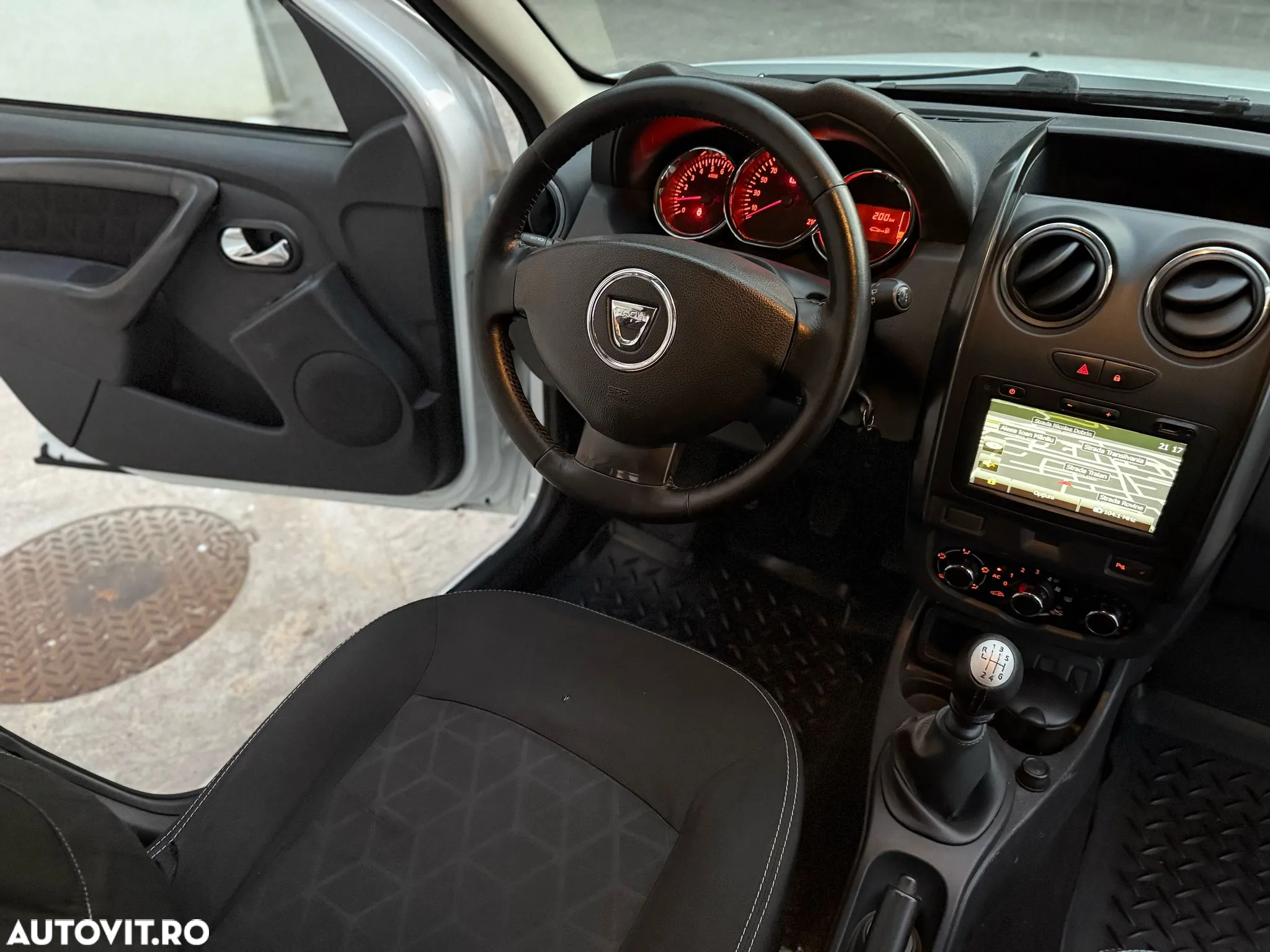 Dacia Duster 1.5 dCi 4x2 Laureate - 9