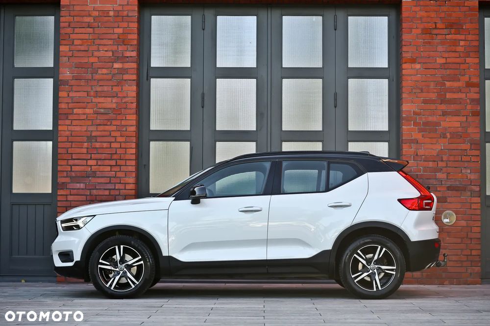 Volvo XC 40 D4 AWD Geartronic R-Design - 9