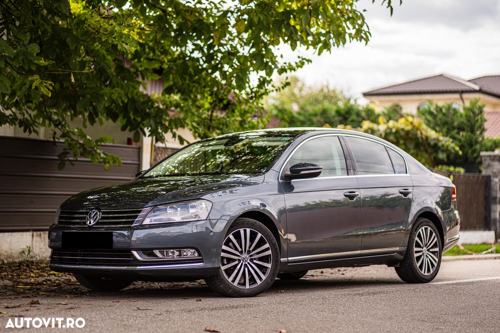 Volkswagen Passat - 1