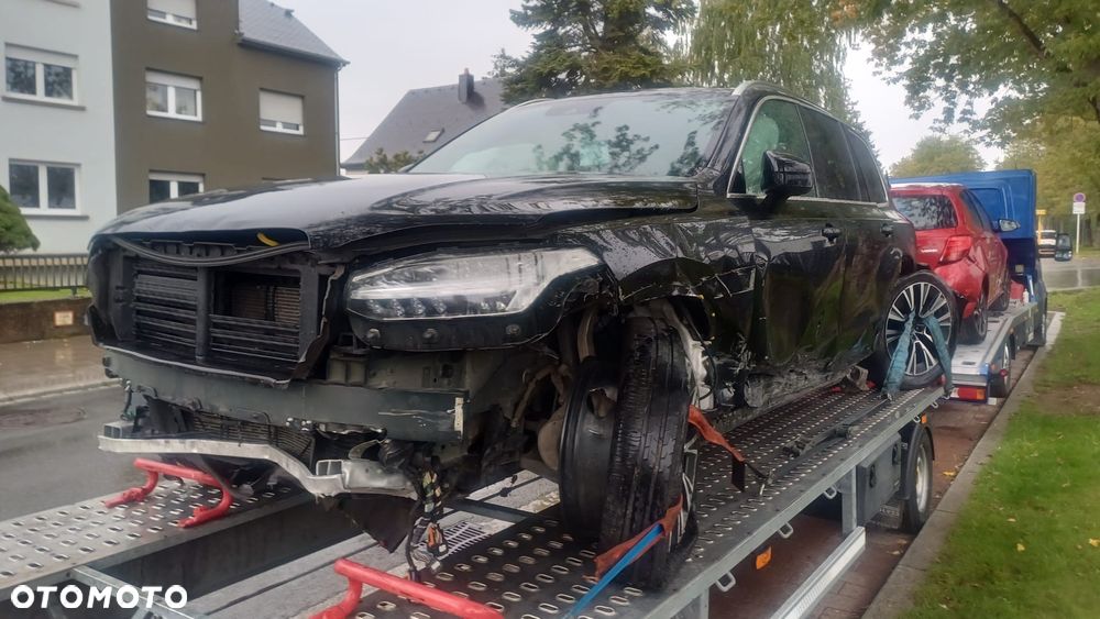 Volvo XC 90 B5 D AWD Geartronic Momentum Pro - 4