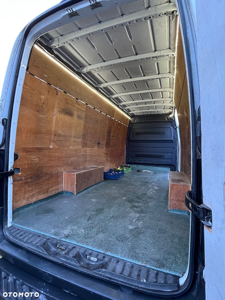 Mercedes-Benz Sprinter - 11