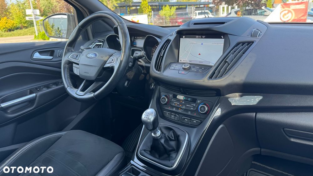Ford Kuga 1.5 EcoBoost 2x4 ST-Line - 34