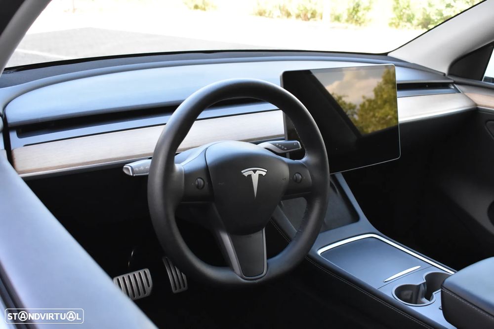 Tesla Model Y Performance Dual Motor AWD - 24