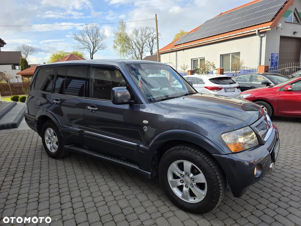 Mitsubishi Pajero 3.2 DID Instyle DAKAR - 27