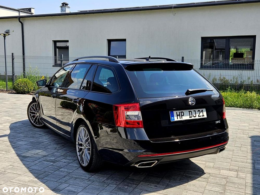Skoda Octavia 2.0 TDI DSG RS - 9