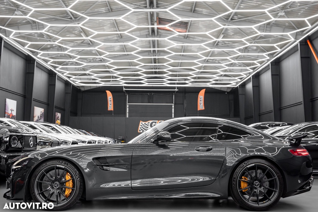 Mercedes-Benz AMG GT R - 31