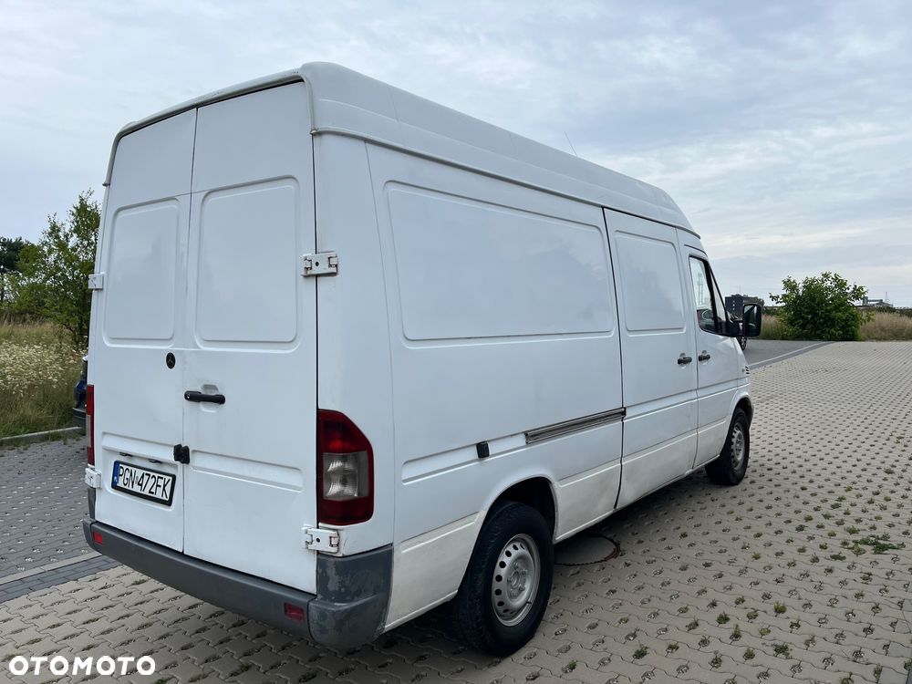Mercedes-Benz Sprinter - 5
